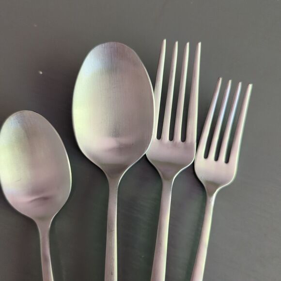 Costa Nova Vela Brushed Flatware 4 Pieces Forks Spoons - Picture 3 of 6